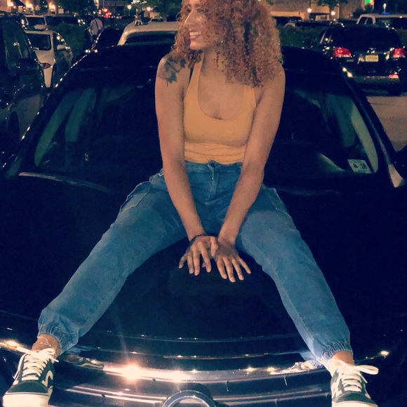 Meet your Posher, Ana - Picture 1 of 1